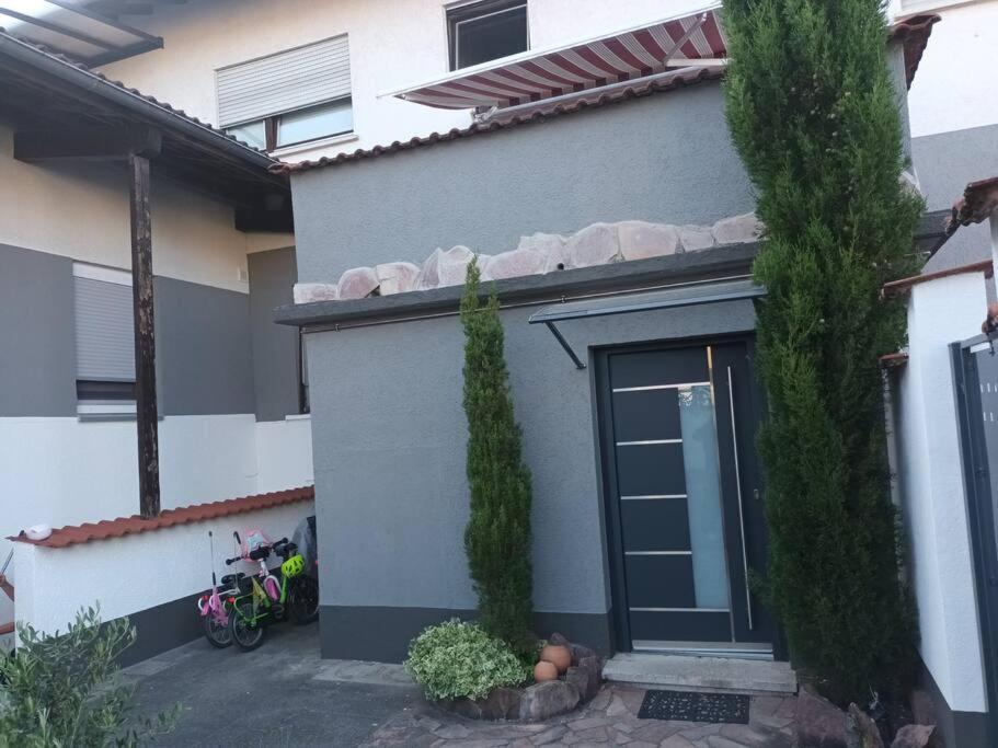 Bello Apartamento Graben-Neudorf Exterior foto